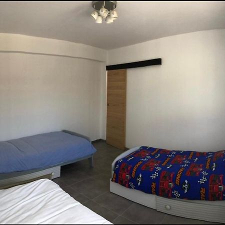 Bel Appartement Cosy Tres Calme Avec Parking Prive Templemars Extérieur photo