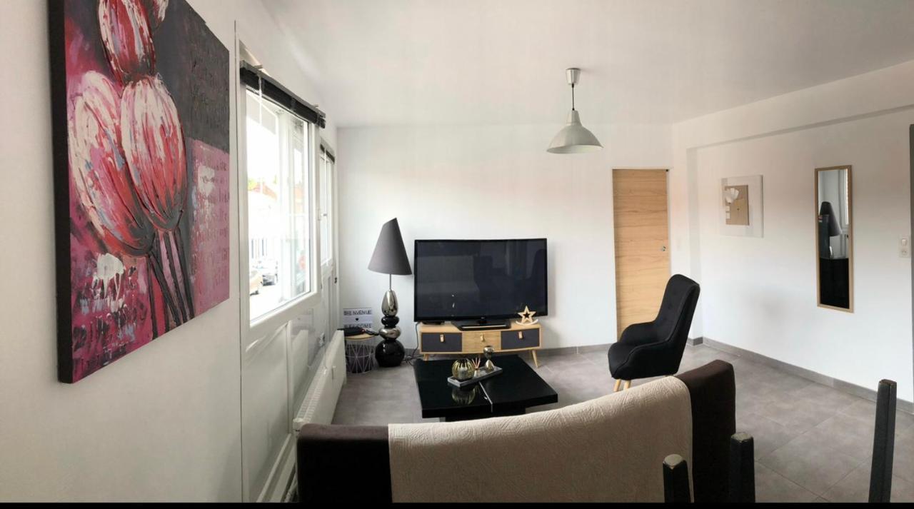 Bel Appartement Cosy Tres Calme Avec Parking Prive Templemars Extérieur photo